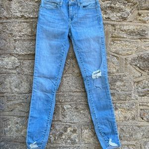 Levi’s 711 jeans